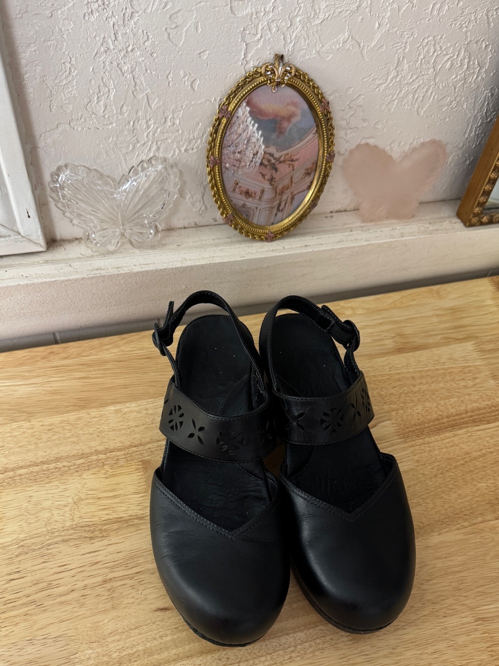 Dansko Black Leather Mary Jane Clog Sandals EU 40 Floral Cutout Comfort Shoes - Picture 3 of 15